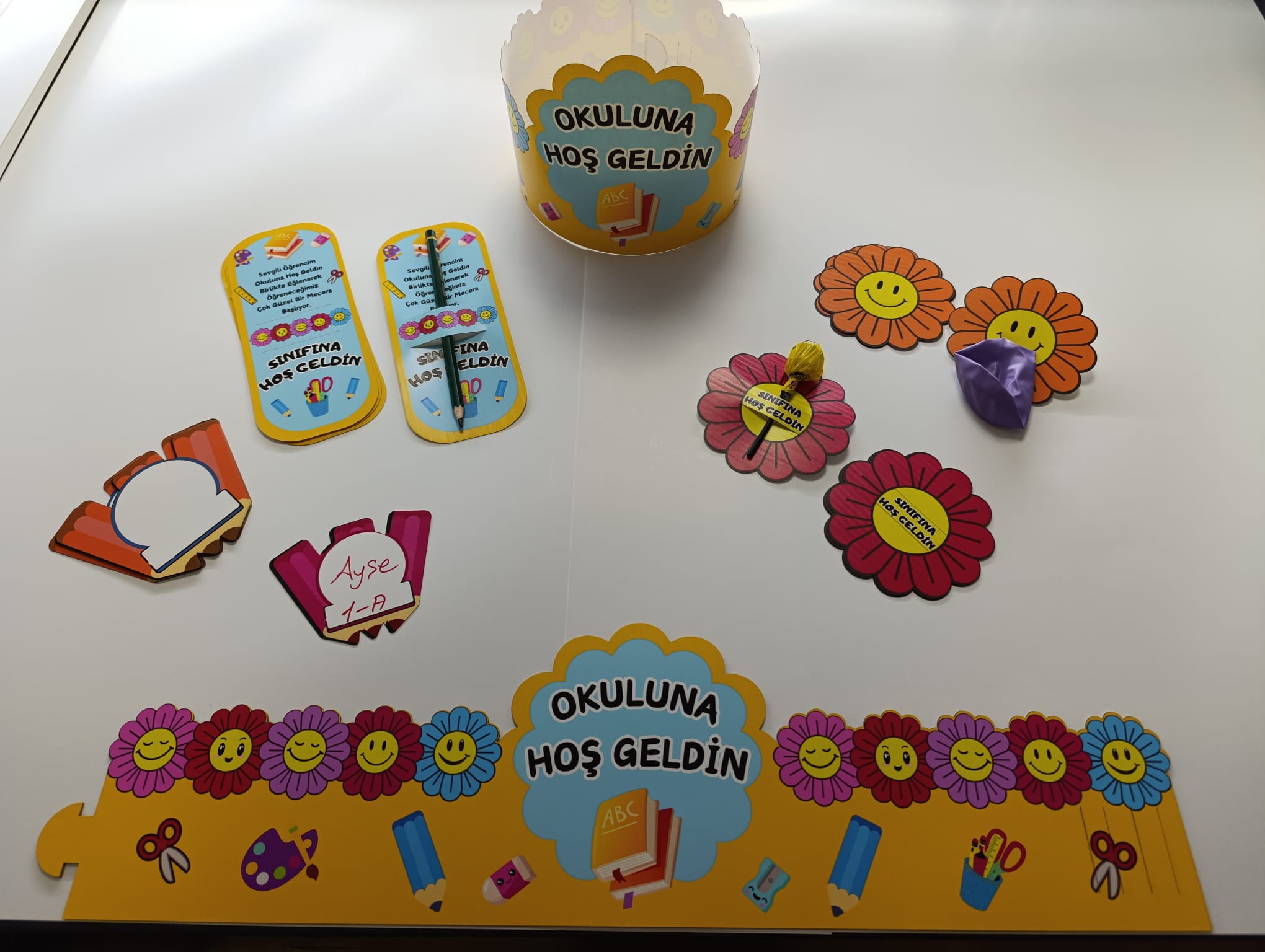 OKULUNA / SINIFINA HOŞ GELDİN ÖĞRENCİ TACI VE HEDİYE KARTI SETİ(5 PARÇA)  12 Lİ 03