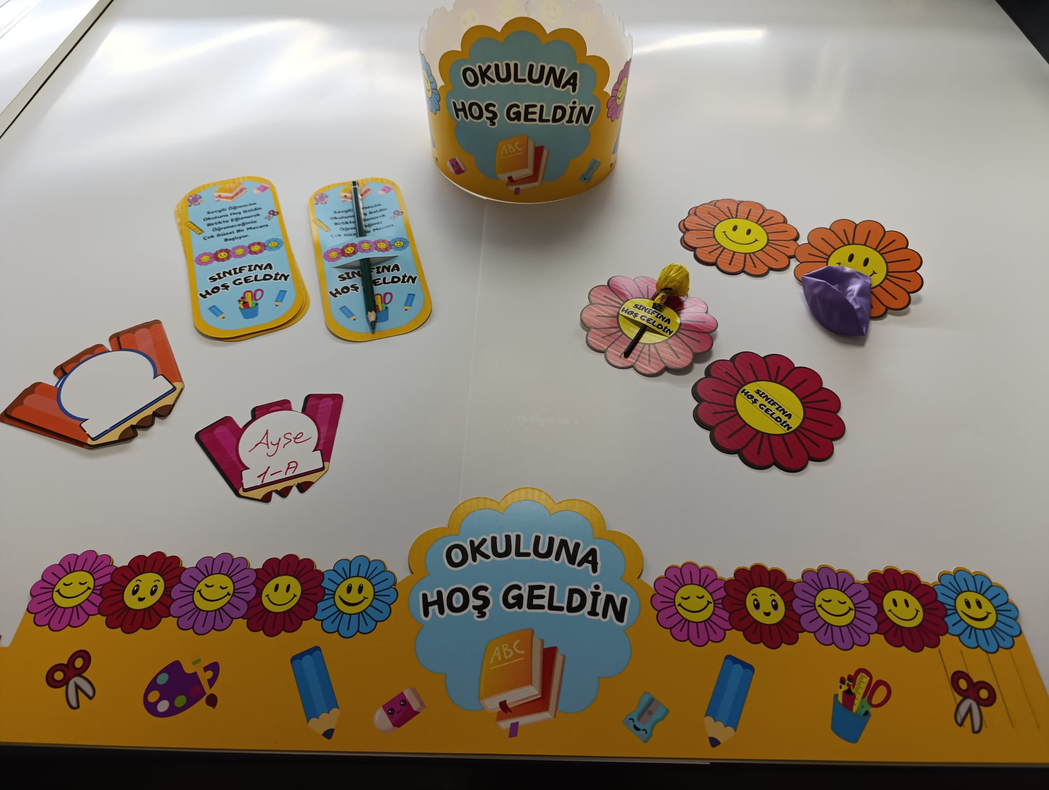 OKULUNA / SINIFINA HOŞ GELDİN ÖĞRENCİ TACI VE HEDİYE KARTI SETİ(5 PARÇA)  12'Lİ 03
