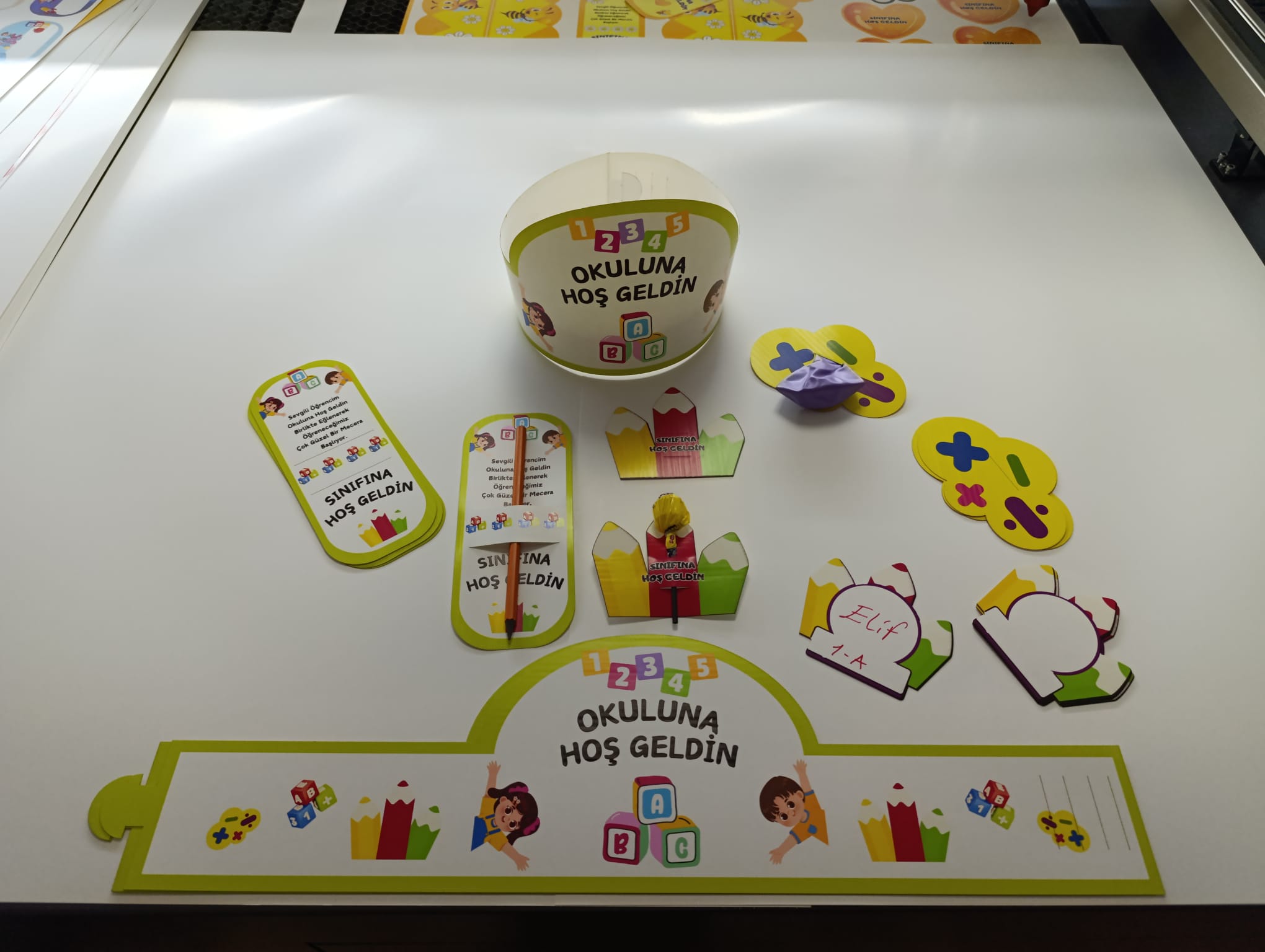 OKULUNA / SINIFINA HOŞ GELDİN ÖĞRENCİ TACI VE HEDİYE KARTI SETİ(5 PARÇA)  12'Lİ 05