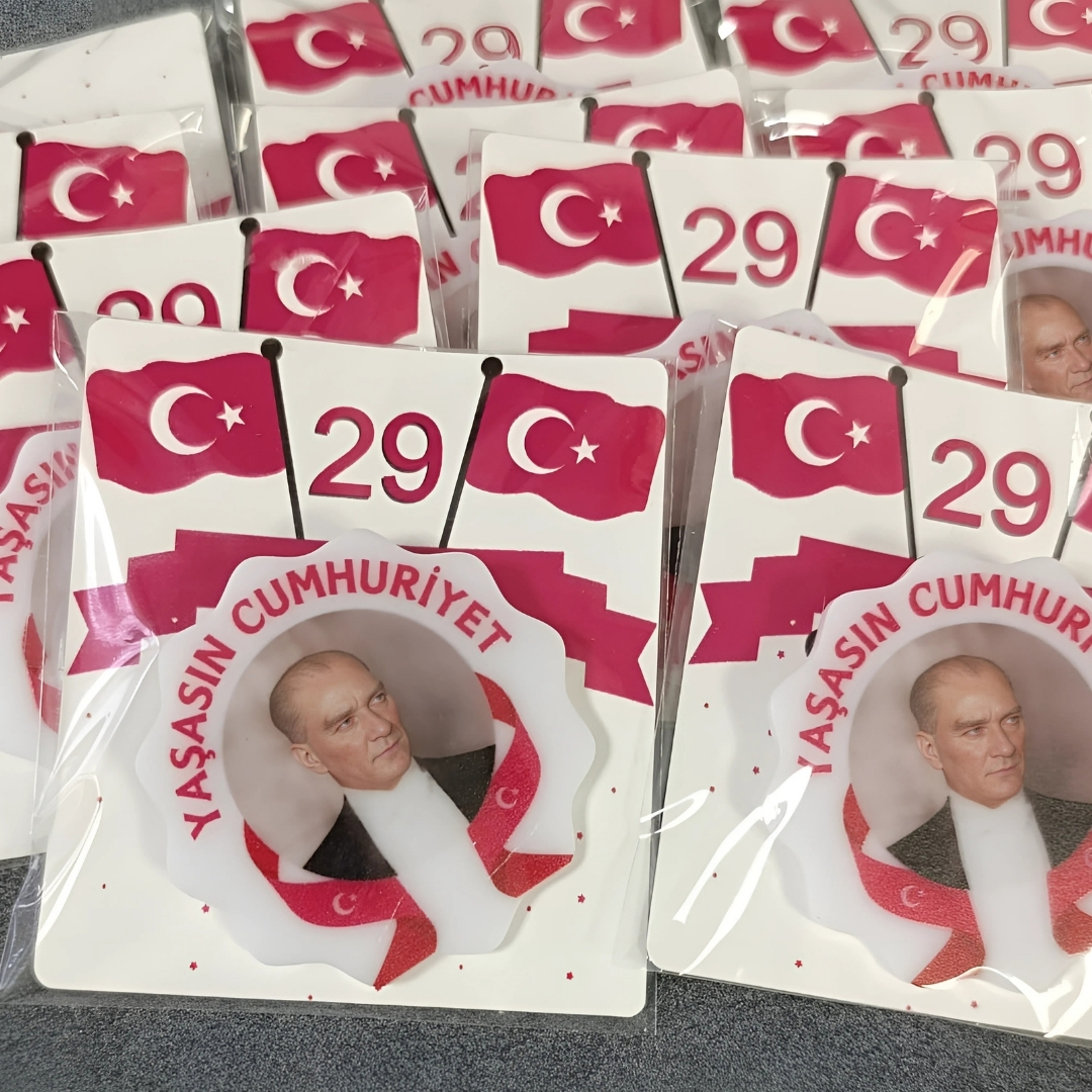 29 EKİM CUMHURİYET BAYRAMI İĞNELİ AKRİLİK YAKA ROZETİ 12'Lİ