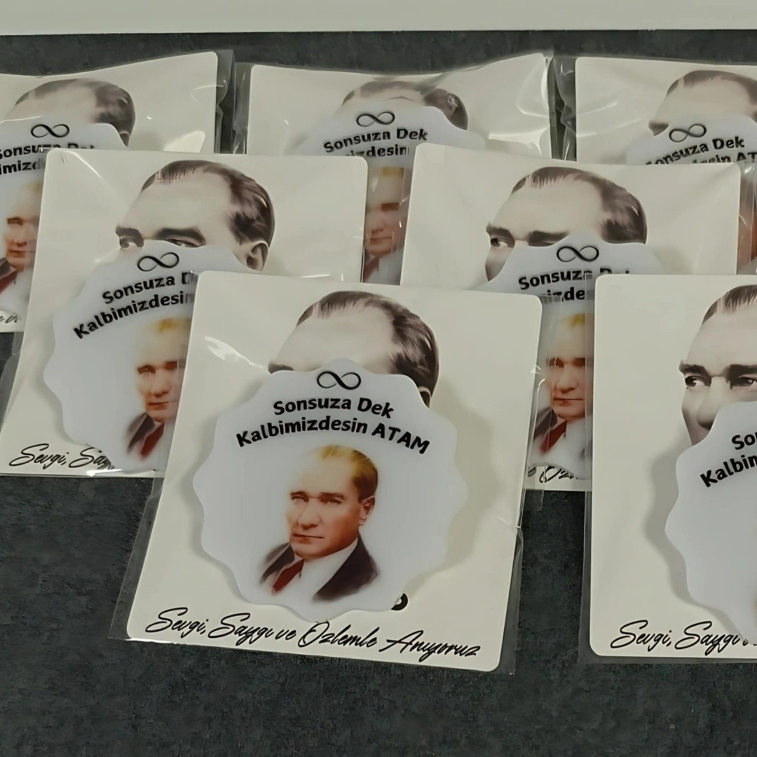10 KASIM ATATÜRK'Ü ANMA GÜNÜ İĞNELİ AKRİLİK YAKA ROZETİ 12'Lİ
