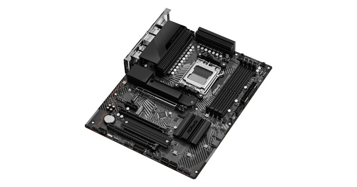 ASRock X670E PG Lightning ATX Anakart AMD AM5 Ryzen 8000 ve 7000, DDR5, 4x M.2 SSD, 4K 120Hz, AMD Expo, USB Type-C